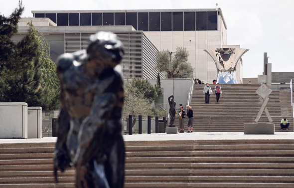 מוזיאון ישראל. “תיירות חוץ, שהיא אצלנו חלק ניכר מהמרכיב של הכנסות עצמיות, לא קיימת״, מסביר ברונו מוזיאון ישראל. “תיירות חוץ, שהיא אצלנו חלק ניכר מהמרכיב של הכנסות עצמיות, לא קיימת״, מסביר ברונו