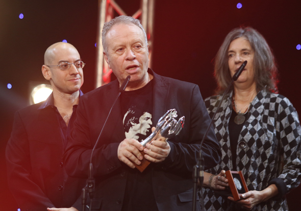 במרכז: יואב קוטנר במרכז: יואב קוטנר