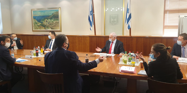 עוד מילים ריקות? "סיכום על מלגת קיום לעצמאים ודמי אבטלה לשנה"