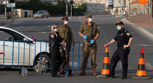 חיילי צה"ל במחסום חיילי צה"ל במחסום
