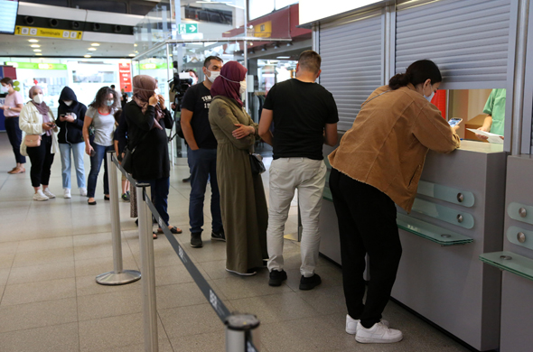 בדיקות לקורונה שדה התעופה טגל בברלין בדיקות לקורונה שדה התעופה טגל בברלין