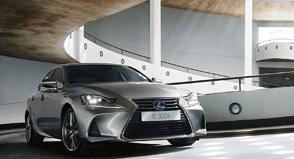LEXUS IS 300h LEXUS IS 300h