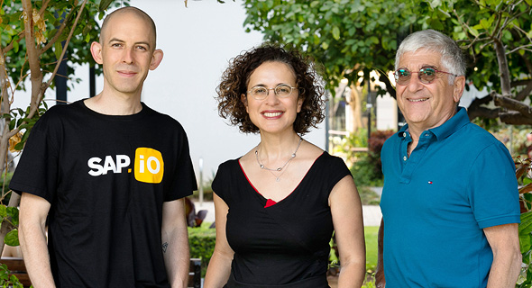 Lior Weizman (SAP), Zivia Baron (IEC), Miki Steiner (E.ON). Photo: Efrat Saar Lior Weizman (SAP), Zivia Baron (IEC), Miki Steiner (E.ON). Photo: Efrat Saar