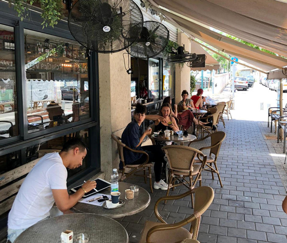בית קפה בתל אביב