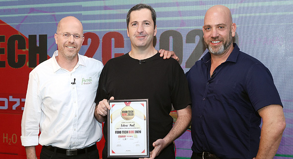 The top three winners in Calcalist's FoodTech innovation contest, (from right) Boaz Noy (NextFerm), Yaakov Nahmias (Future Meat) and Ilan Samish (Amai Proteins). Photo: Orel Cohen