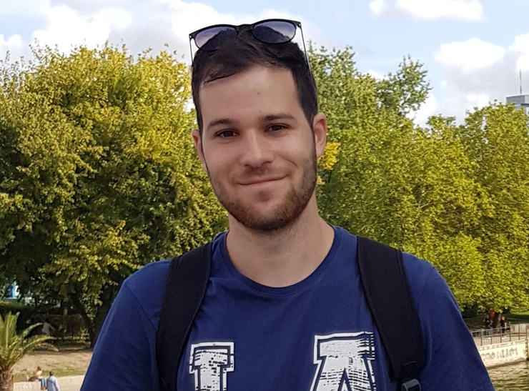 אורי כרמל, סטודנט לתואר ראשון בכלכלה ועקים באוניברסיטת חיפה אורי כרמל, סטודנט לתואר ראשון בכלכלה ועקים באוניברסיטת חיפה