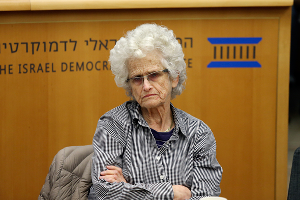 רות גביזון רות גביזון