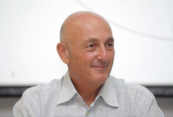 יעקב לוקסנבורג, בעל השליטה בלפידות קפיטל ויו"ר אפריקה מגורים יעקב לוקסנבורג, בעל השליטה בלפידות קפיטל ויו"ר אפריקה מגורים