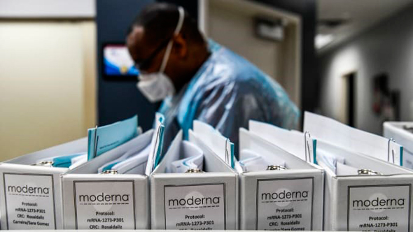 Scientists work on engineering Moderna&#39;s Covid-19 vaccine. Photo: Getty Images/AFP