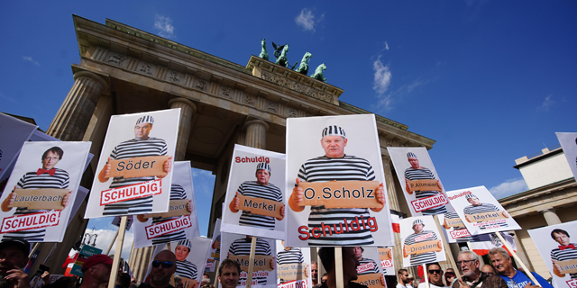 הפגנה בברלין נגד תקנות הקורונה, צילום: אי פי איי