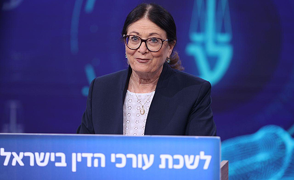 אסתר חיות. ניתן לפסול חוק יסוד "ששולל את ליבת הזהות הדמוקרטית של המדינה" אסתר חיות. ניתן לפסול חוק יסוד "ששולל את ליבת הזהות הדמוקרטית של המדינה"