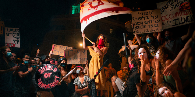 “רציתי ליצור תחושת גאווה אצל המפגינים"
