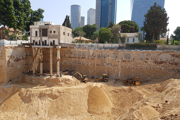 הקרקע בשרונה. הפרויקט נמצא כעת בשלב של חפירה ודיפון הקרקע בשרונה. הפרויקט נמצא כעת בשלב של חפירה ודיפון