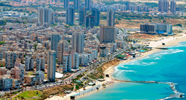 בת ים מלמעלה רצועת חוף זירת הנדלן, צילום: שאטרסטוק בת ים מלמעלה רצועת חוף זירת הנדלן, צילום: שאטרסטוק