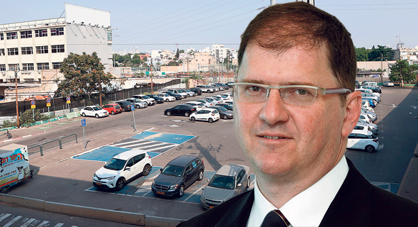 מנכ"ל נצבא שרון תוסיה כהן על רקע מגרש שרכשה החברה ברחוב החרש מנכ"ל נצבא שרון תוסיה כהן על רקע מגרש שרכשה החברה ברחוב החרש