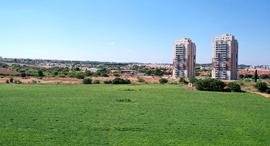 קרקע ירוקה בהוד השרון זירת הנדלן , צילום: מערכת זירת הנדל"ן קרקע ירוקה בהוד השרון זירת הנדלן , צילום: מערכת זירת הנדל"ן