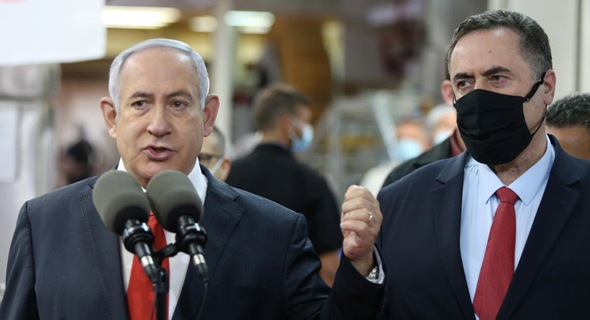 מימין: שר האוצר ישראל כץ וראש הממשלה בנימין נתניהו מימין: שר האוצר ישראל כץ וראש הממשלה בנימין נתניהו