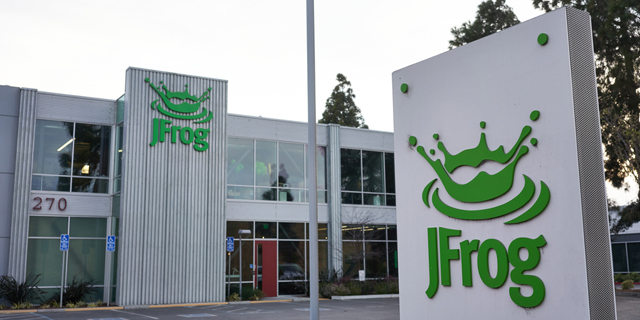 Why is JFrog a leapin&#39; success and which company is searching for Covid-19 in the sewage? 