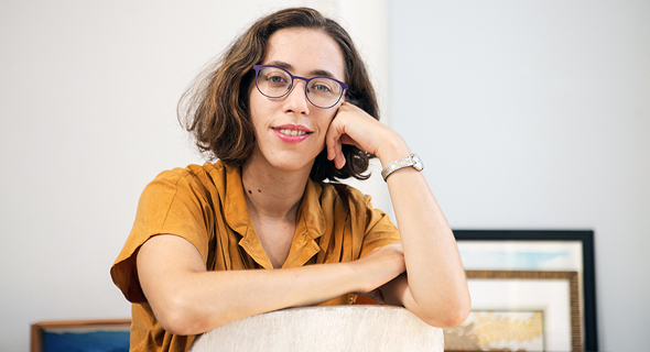 הבמאית אילאיל סמל . "אני מתכוננת ליום שאני אהיה אמא בלי אמא שלי. מאז שאמי נפטרה, מה שהכי קשה לי זה שהיא לא תראה את ההצגות ואת הילדים שלי" הבמאית אילאיל סמל . "אני מתכוננת ליום שאני אהיה אמא בלי אמא שלי. מאז שאמי נפטרה, מה שהכי קשה לי זה שהיא לא תראה את ההצגות ואת הילדים שלי"