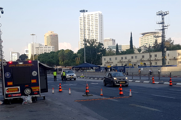 מחסומים בתל אביב מחסומים בתל אביב