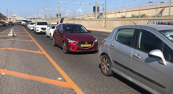 שיירות לירושלים, מוקדם יותר הערב שיירות לירושלים, מוקדם יותר הערב