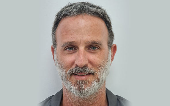 סמנכ"ל התפעול והמכירות בפרקומט, אייל חפץ. "השמשת המתקן הרובוטי הצריכה גיבוש פתרונות יצירתיים" סמנכ"ל התפעול והמכירות בפרקומט, אייל חפץ. "השמשת המתקן הרובוטי הצריכה גיבוש פתרונות יצירתיים"