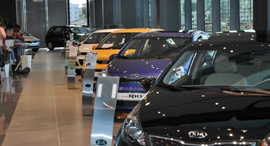 אולם תצוגה של קיה, צילום: רונן טופלברג