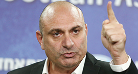 מנכ"ל סי־דאטה משה (שינו) זוארץ. ריכוזי מנכ"ל סי־דאטה משה (שינו) זוארץ. ריכוזי