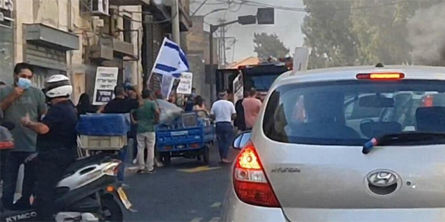 עשרות בעלי עסקים הבעירו סחורה בת"א: "אין לנו מה להפסיד, זו מלחמה על החיים"