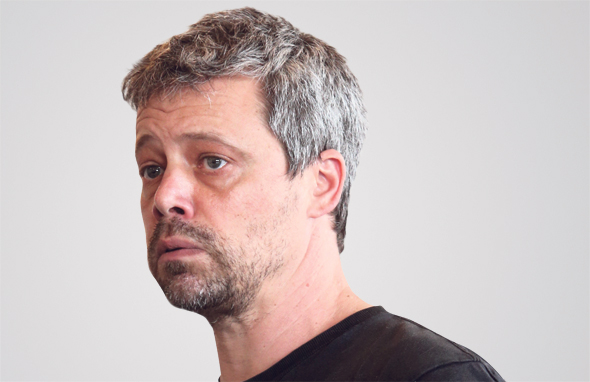 אבשלום פולק: “אני מתבוסס בקורונה ומנסה לצאת מזה. הסיטואציה כל כך חזקה שאין מה לפשפש בה אלא לחשוב מה אפשר לעשות" אבשלום פולק: “אני מתבוסס בקורונה ומנסה לצאת מזה. הסיטואציה כל כך חזקה שאין מה לפשפש בה אלא לחשוב מה אפשר לעשות"