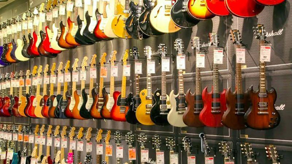 חנות של רשת Guitar Center חנות של רשת Guitar Center