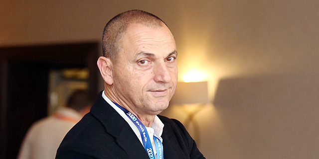 איציק דיין שכח סיסמה, ורשות המסים פרצה לו לנייד