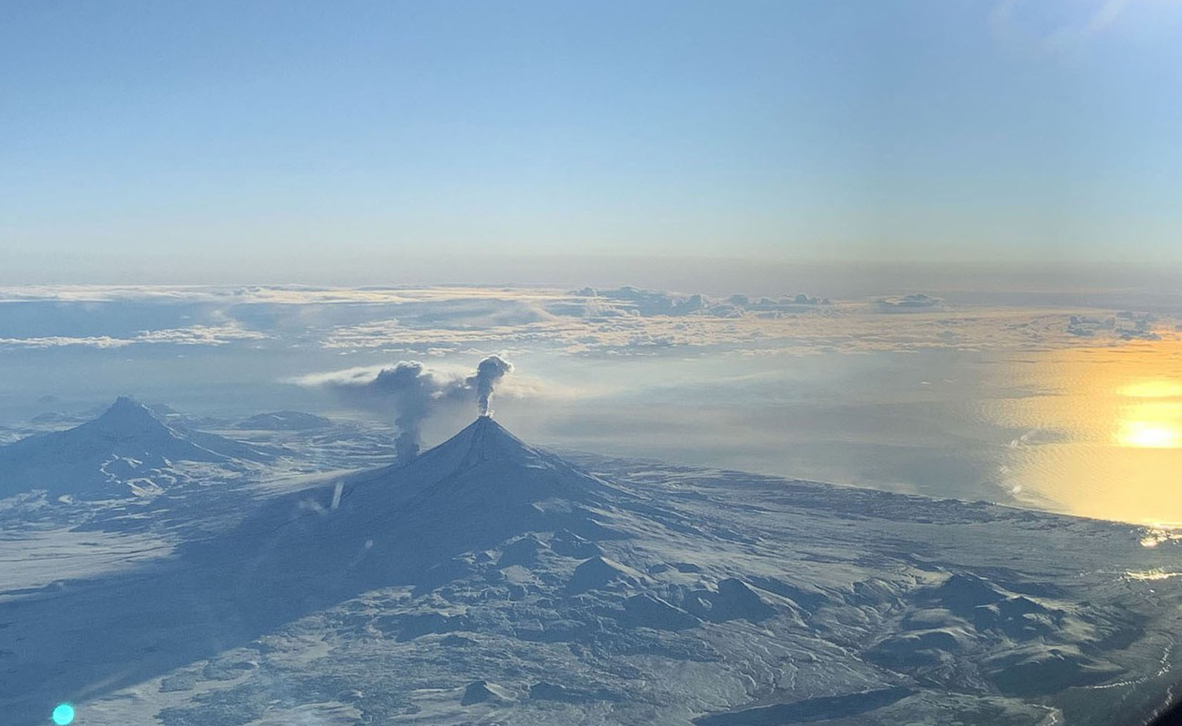 צילום: Alaska Volcano Observatory צילום: Alaska Volcano Observatory
