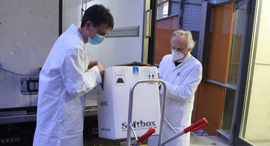 משלוח של חיסונים מגיע לגרמניה, צילום: אם סי טי