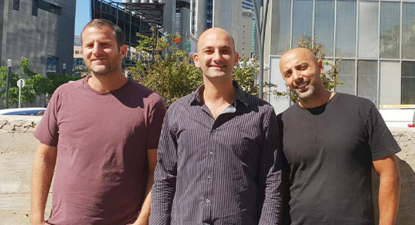 בעלי חברת אדן: ארז אוסדון (מימין), רונן דדון, ונדב עמיאל. לנכסים שבניהולם מצטרפים גם מבנים שעברו תמ"א בעלי חברת אדן: ארז אוסדון (מימין), רונן דדון, ונדב עמיאל. לנכסים שבניהולם מצטרפים גם מבנים שעברו תמ"א