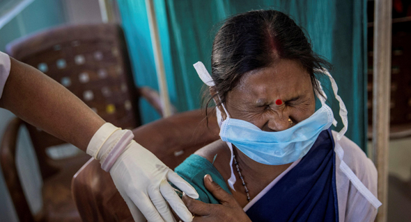 חיסון נגד קורונה בהודו