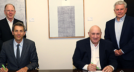 יו"ר שופרסל איציק אברכהן יור ומנכל דיסקונט אורי לוין ארנק דיגיטלי, צילום: סיון פרג'