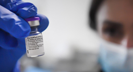 חיסון של פייזר בבי"ח ברומא, צילום: אם סי טי