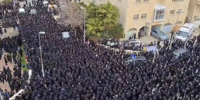 המשטרה אשמה, הממשלה יותר