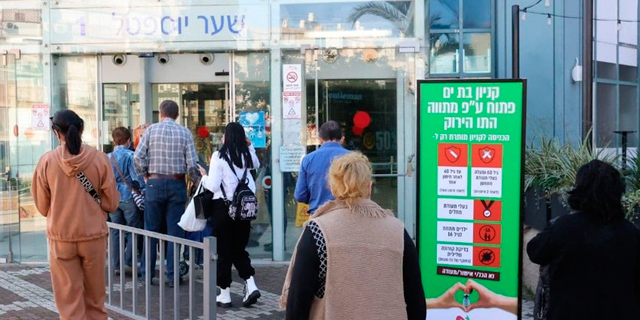 פרויקטור הקורונה: ההתפרצות מתפשטת, מהשבוע הבא - חובת מסכות בחללים סגורים