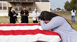 הלוויה בטקסס, צילום: רויטרס