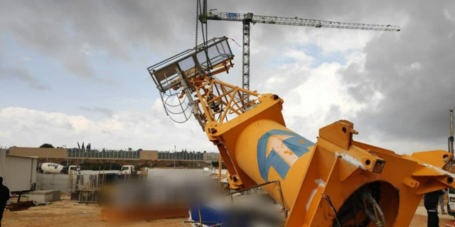 פועל נהרג בקריסת מנוף באתר בנייה של "אלמוגים" באור עקיבא