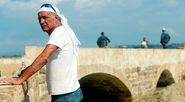 מוסף שבועי 4.3.21 יהושע דריי משחזר טכנולוגיות עתיקות, צילום: עמית שעל