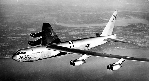 B52A בטיסת בכורה B52A בטיסת בכורה