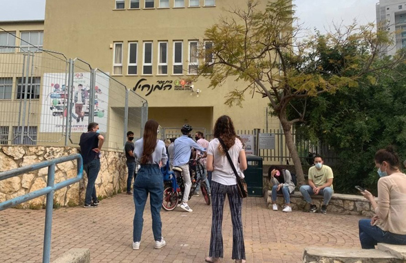 מצביעים ממתינים ברמת גן מצביעים ממתינים ברמת גן