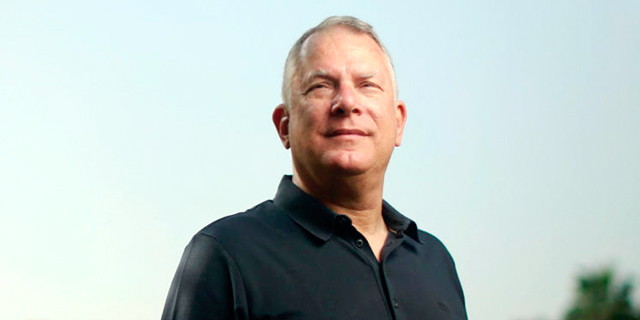"מנהל טוב יושב בראש הפירמידה, אבל בונה אותה מזכוכית"