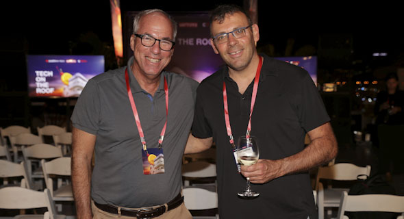 מימין תמיר כרמל מייסד תן ביס ואבי פישר, יו"ר כלל תעשיות, צילום: אוראל כהן