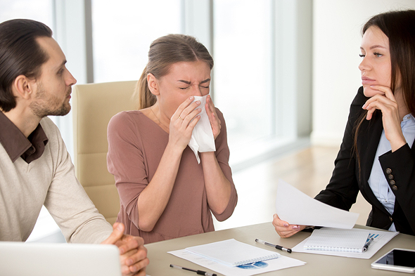 Canario's device is able to halt the spread of infection in the office (illustration). Photo: Shutterstock