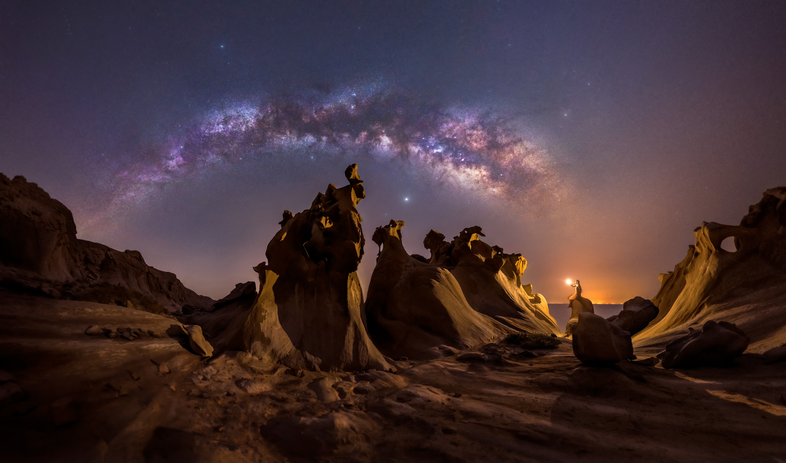 צילום: MOHAMMAD HAYATI - THE 2021 MILKY WAY PHOTOGRAPHER OF THE YEAR צילום: MOHAMMAD HAYATI - THE 2021 MILKY WAY PHOTOGRAPHER OF THE YEAR