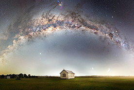שביל החלב באוסטרליה, צילום: JOHN RUTTER - THE 2021 MILKY WAY PHOTOGRAPHER OF THE YEAR